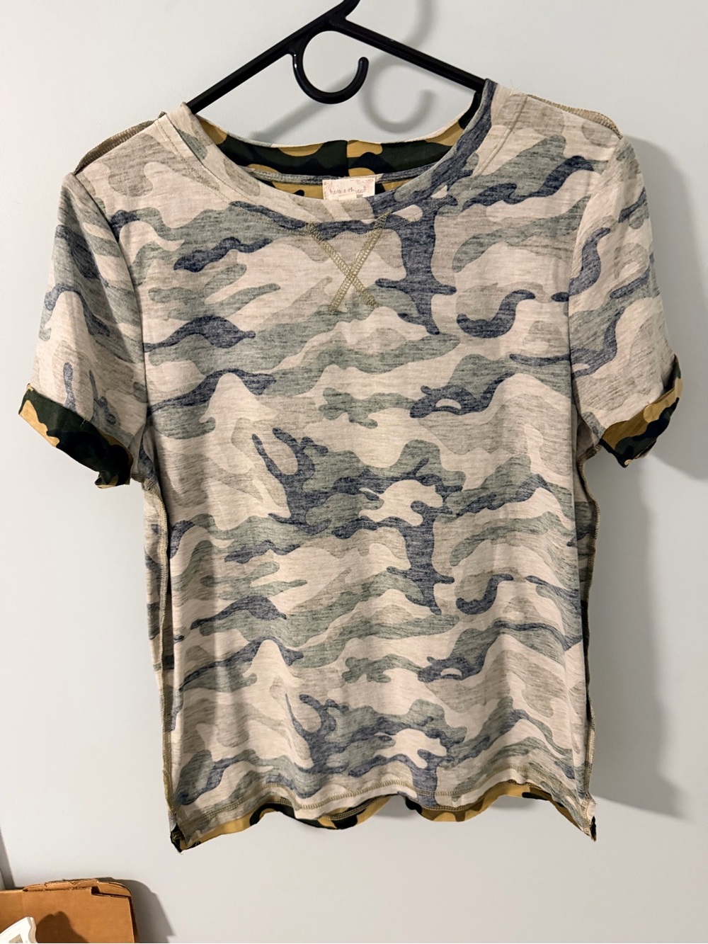 Hem & Thread faded camo t-shirt size medium